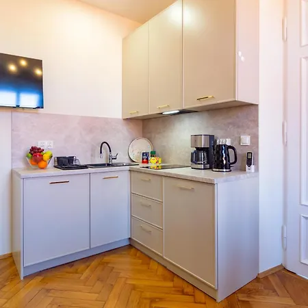 Stella 2-bedroom In The Old Town דירה