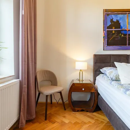 Stella 2-bedroom In The Old Town Apartment Krakow