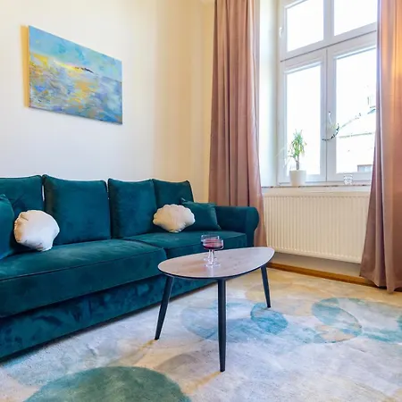 Stella 2-bedroom In The Old Town Apartament *